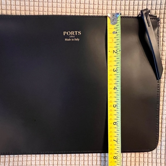 NWT- GREAT 🎁 Ports 1961 men’s skinny black clutch with logo on front - Picture 9 of 16
